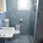 Apartment Dora's *
